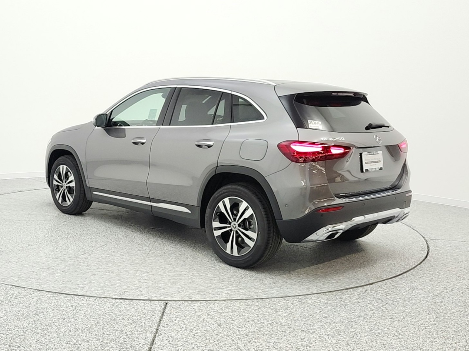 New 2026 Mountain Grey Metallic Mercedes-Benz GLA 250 image 7