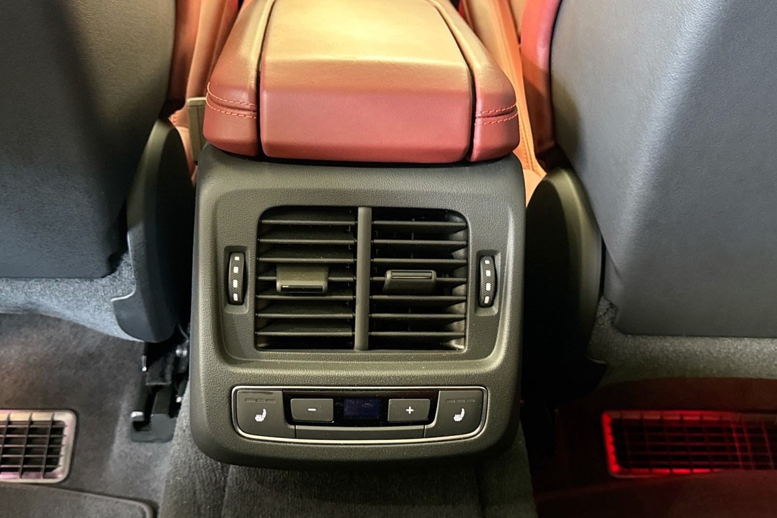 Used 2024 Suzuka Gray Metallic Audi  image 24