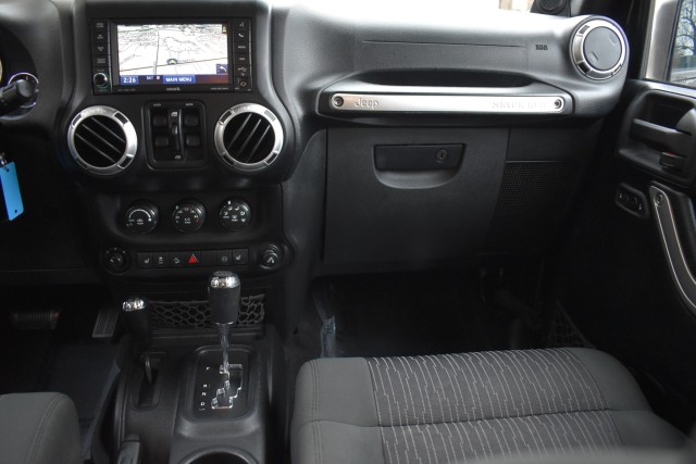 2012 Jeep Wrangler Unlimited Sahara 16