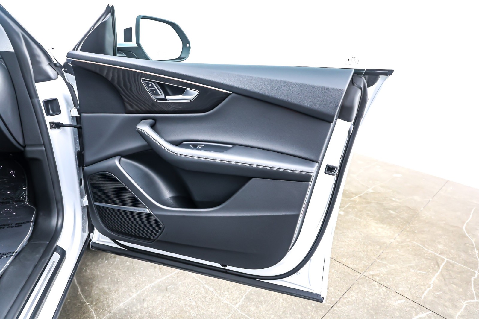 Used 2023 Glacier White Metallic Audi Premium Plus 55 TFSI quattro image 24