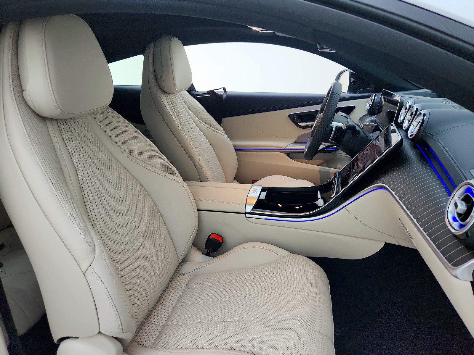 New 2026 MANUFAKTUR Moonlight White Metallic Mercedes-Benz CLE 450 4MATIC® Coupe image 19