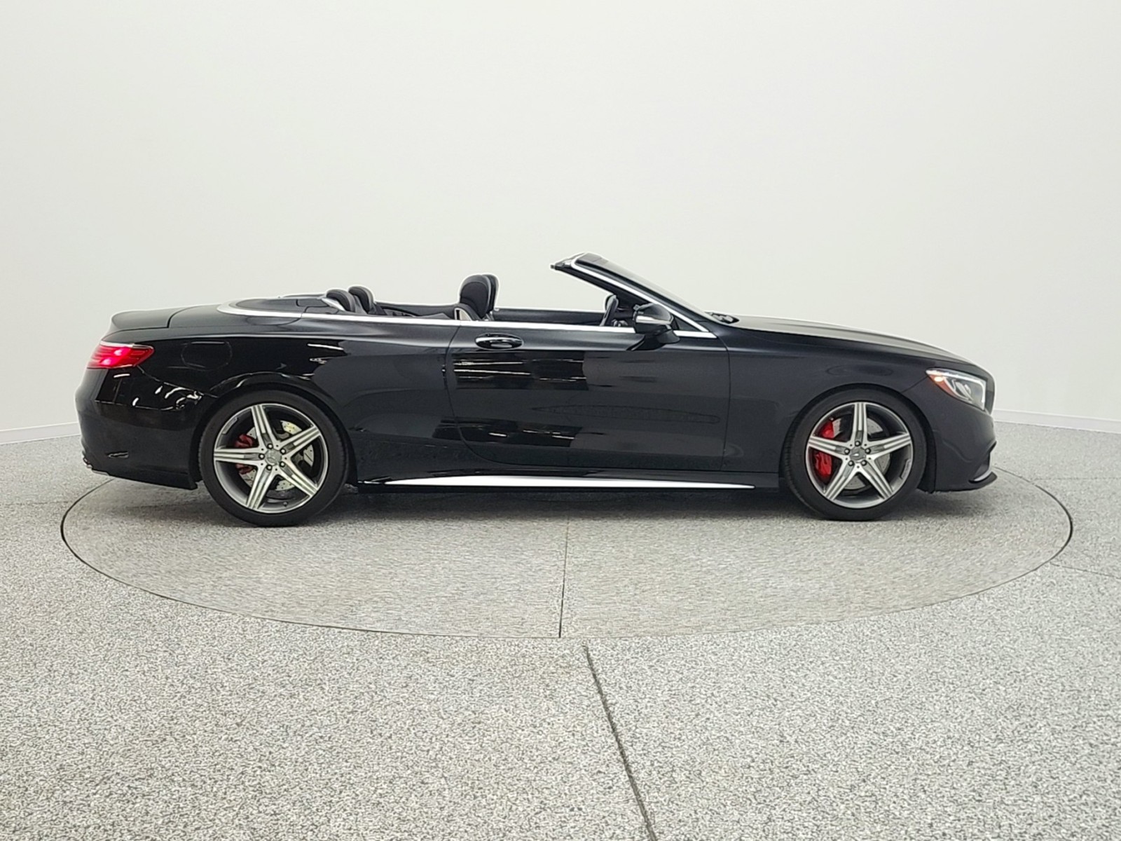 Used 2017 Black Mercedes-Benz AMG® S 63 4MATIC Cabriolet image 4