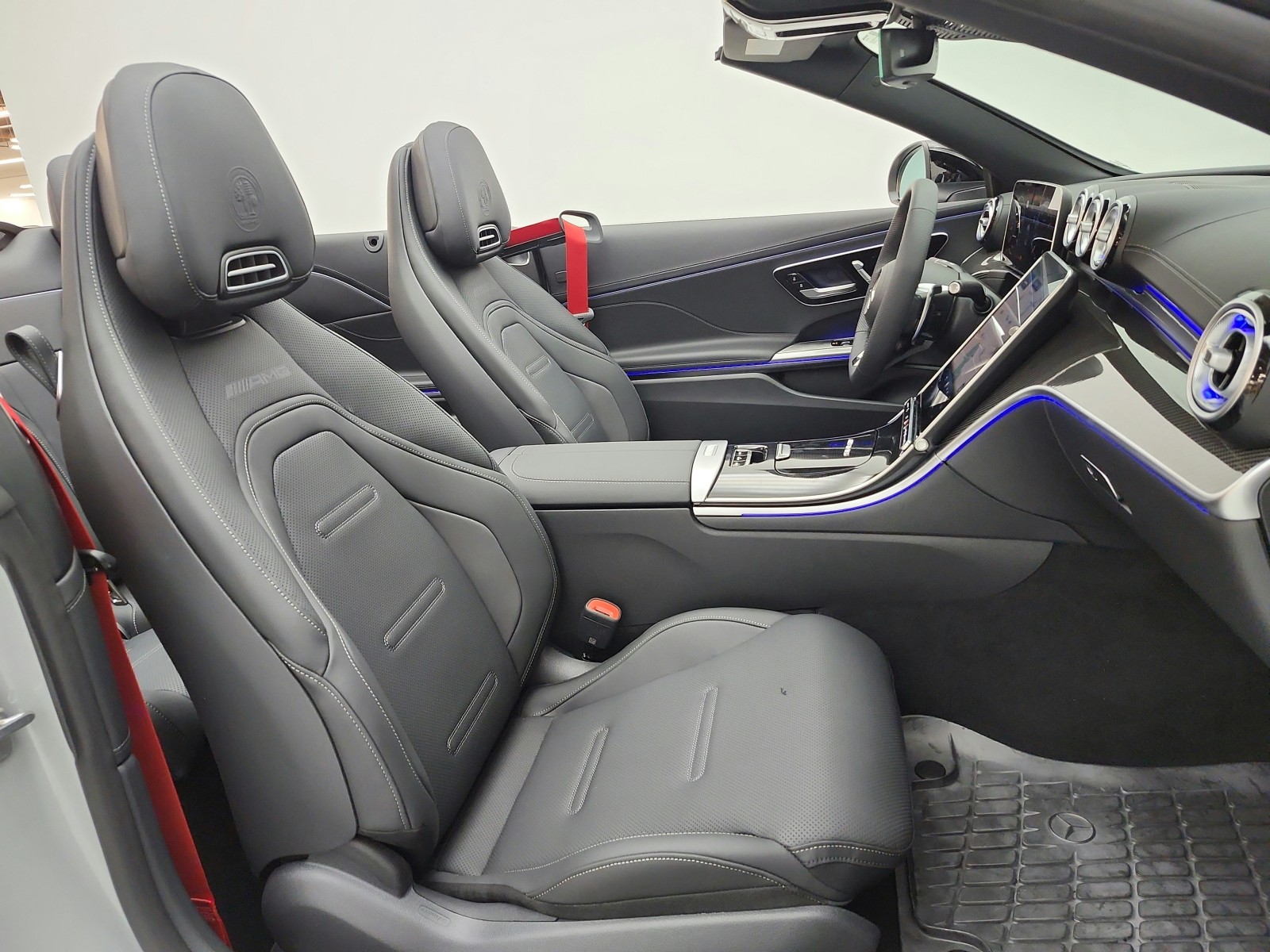 New 2027 ALPINE GREY Mercedes-Benz AMG® CLE 53 4MATIC+ Cabriolet image 15
