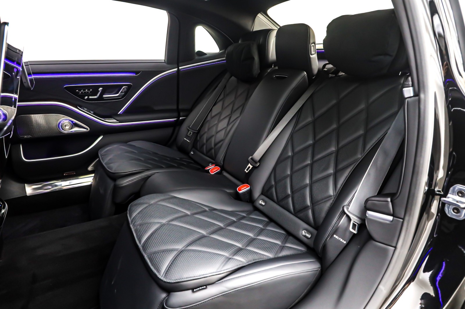 New 2026 Obsidian Black Metallic Mercedes-Benz Maybach S 580 image 8