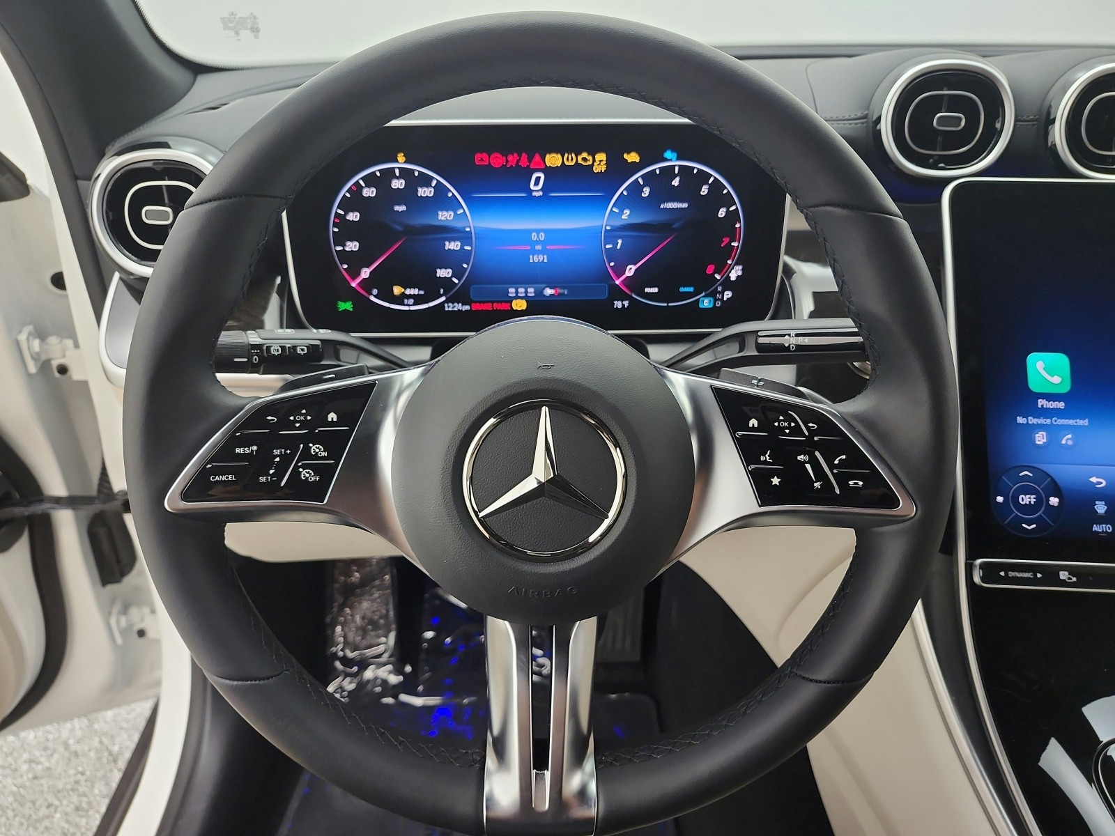 Certified Used 2025 Polar White Mercedes-Benz GLC 300 SUV image 11