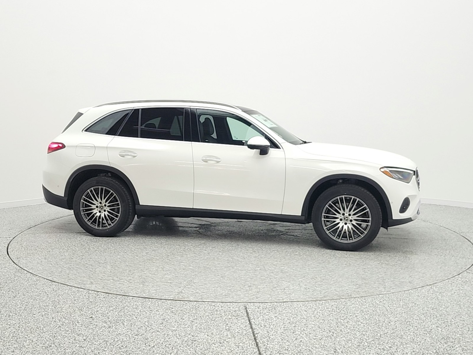 New 2026 Polar White Mercedes-Benz GLC 300 SUV image 4
