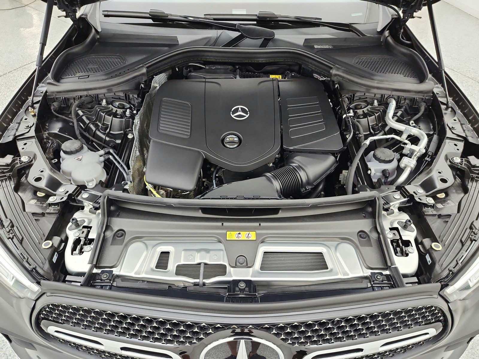 New 2027 MANUFAKTUR Graphite Grey Magno Mercedes-Benz GLC 300 SUV image 12