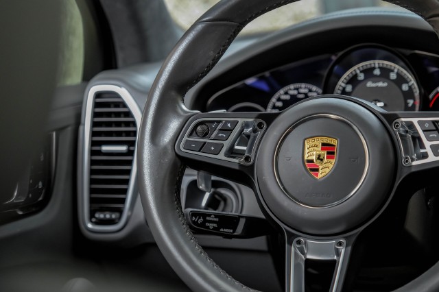 2022 Porsche Cayenne Turbo 24