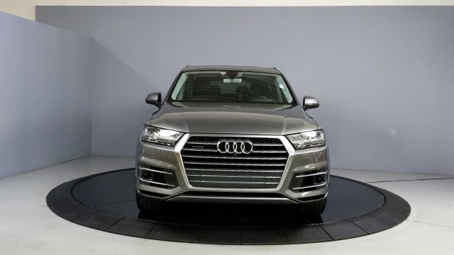 2017 Audi Q7 Prestige 2