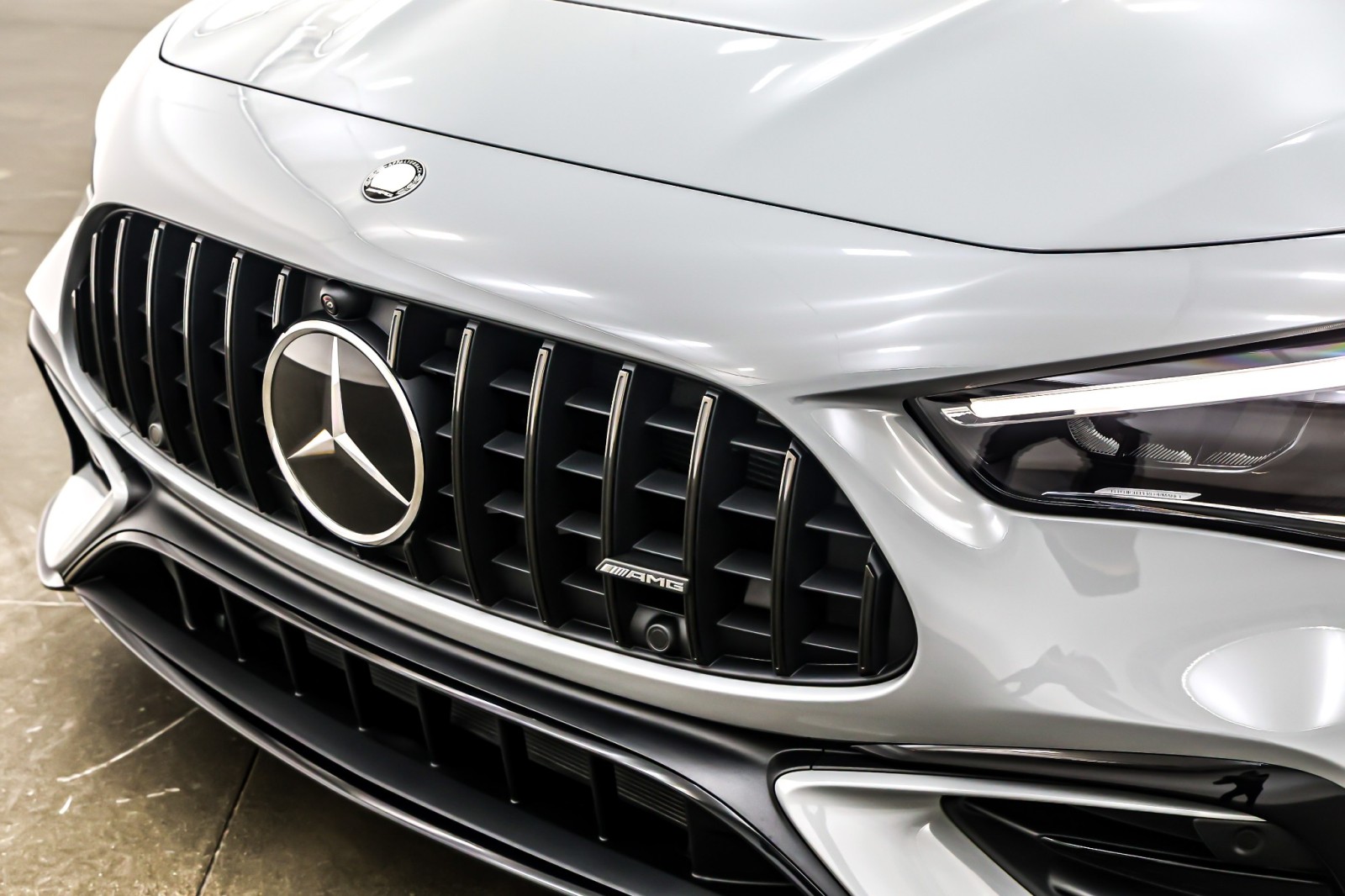 New 2026 MANUFAKTUR Alpine Grey Metallic Mercedes-Benz AMG® CLE 53 image 14