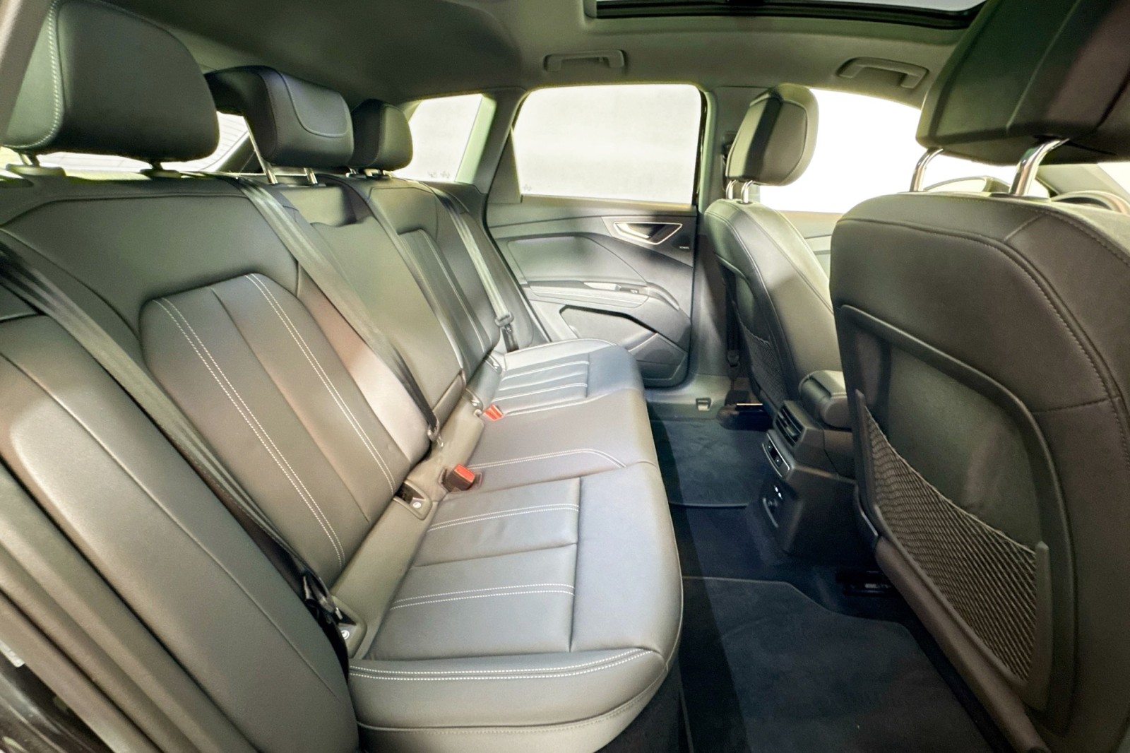 Used 2023 MYTHOS BLACK Audi Premium Plus image 25