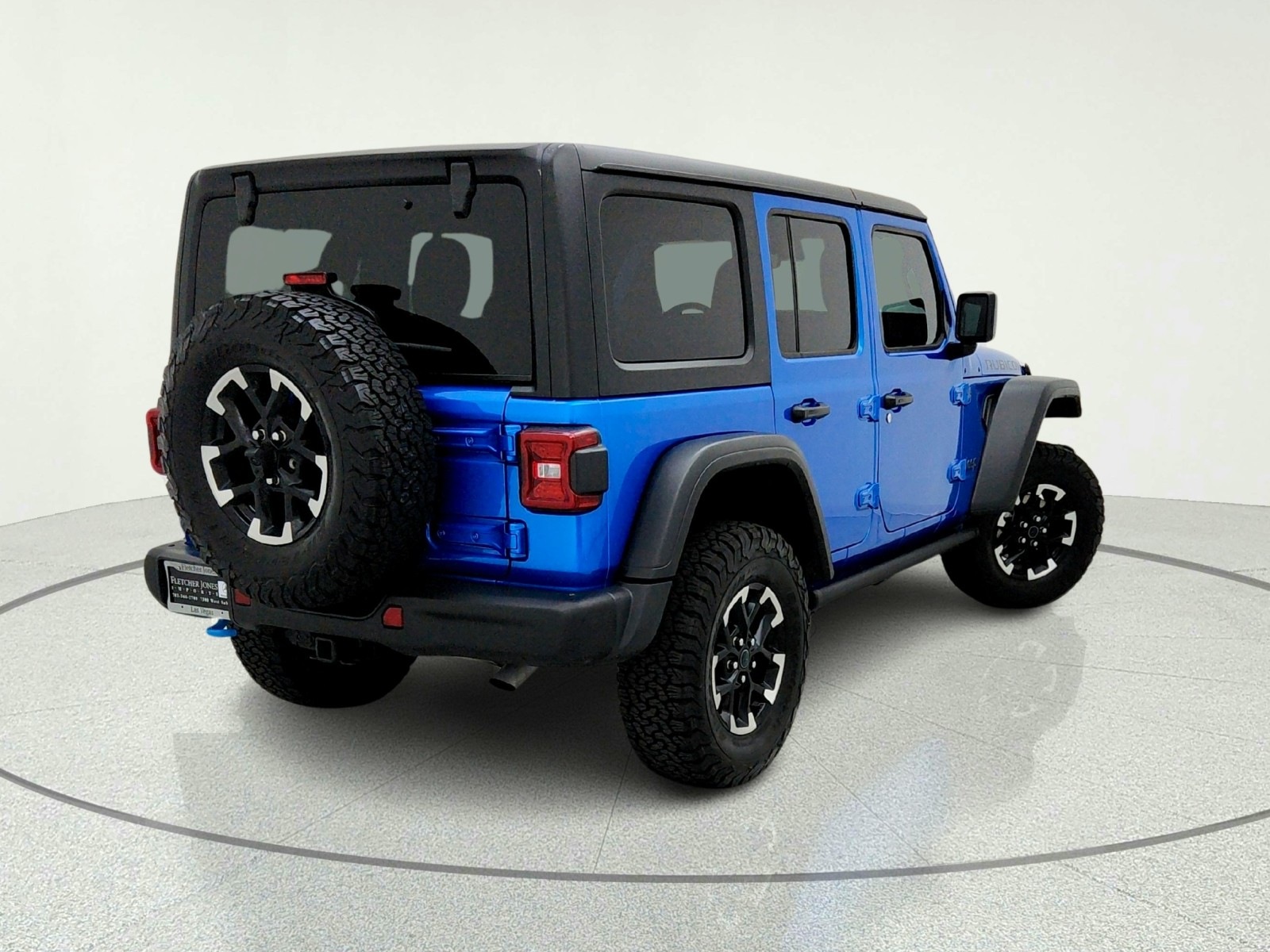 Used 2024 Hydro Blue Pearlcoat Jeep Rubicon image 9