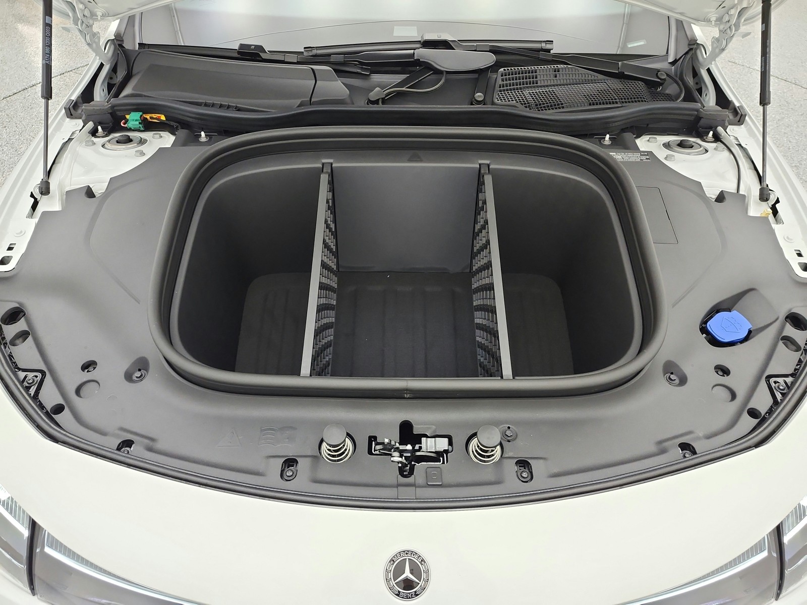 New 2027 Polar White Mercedes-Benz CLA 250+ Electric RWD image 12