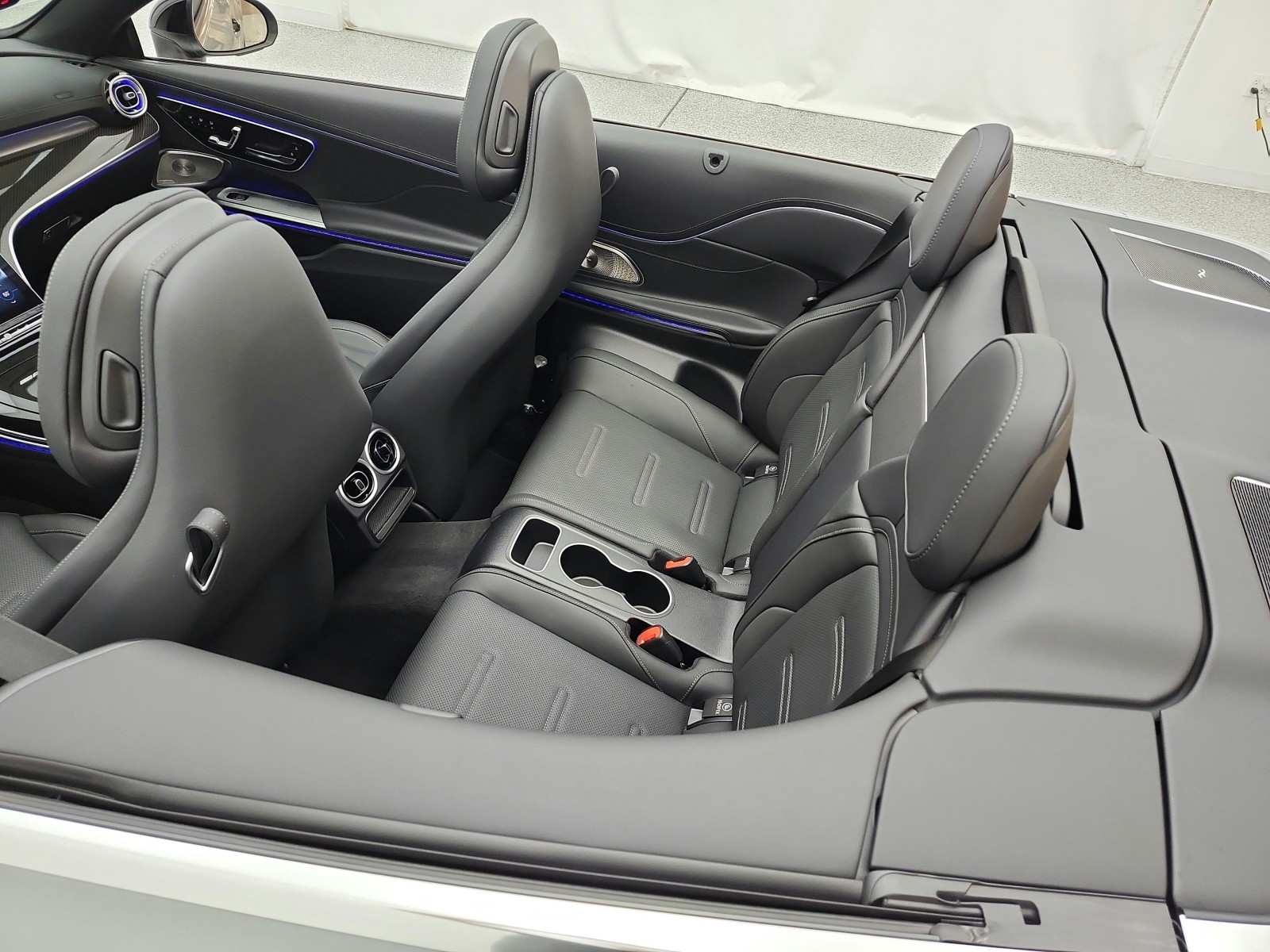New 2027 MANUFAKTUR Alpine Grey Metallic Mercedes-Benz AMG® CLE 53 4MATIC+ Cabriolet image 11