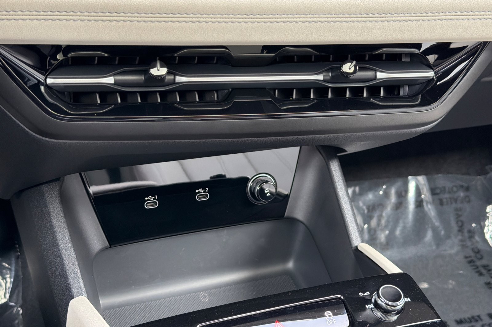 Certified Used 2025 Glacier White Metallic Audi Premium Plus quattro image 20