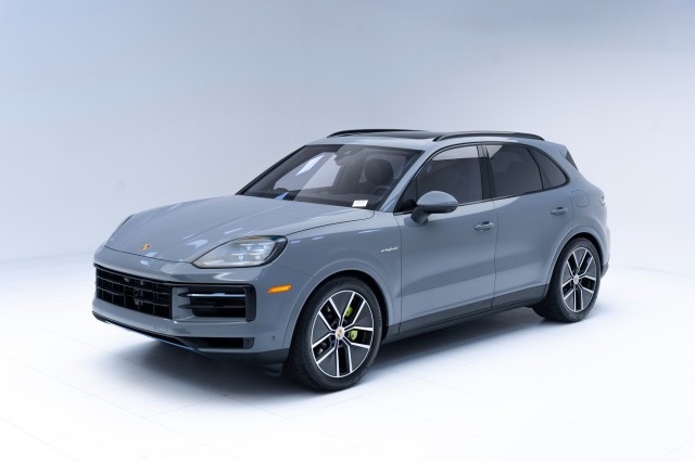 2024  Cayenne E-Hybrid in , 