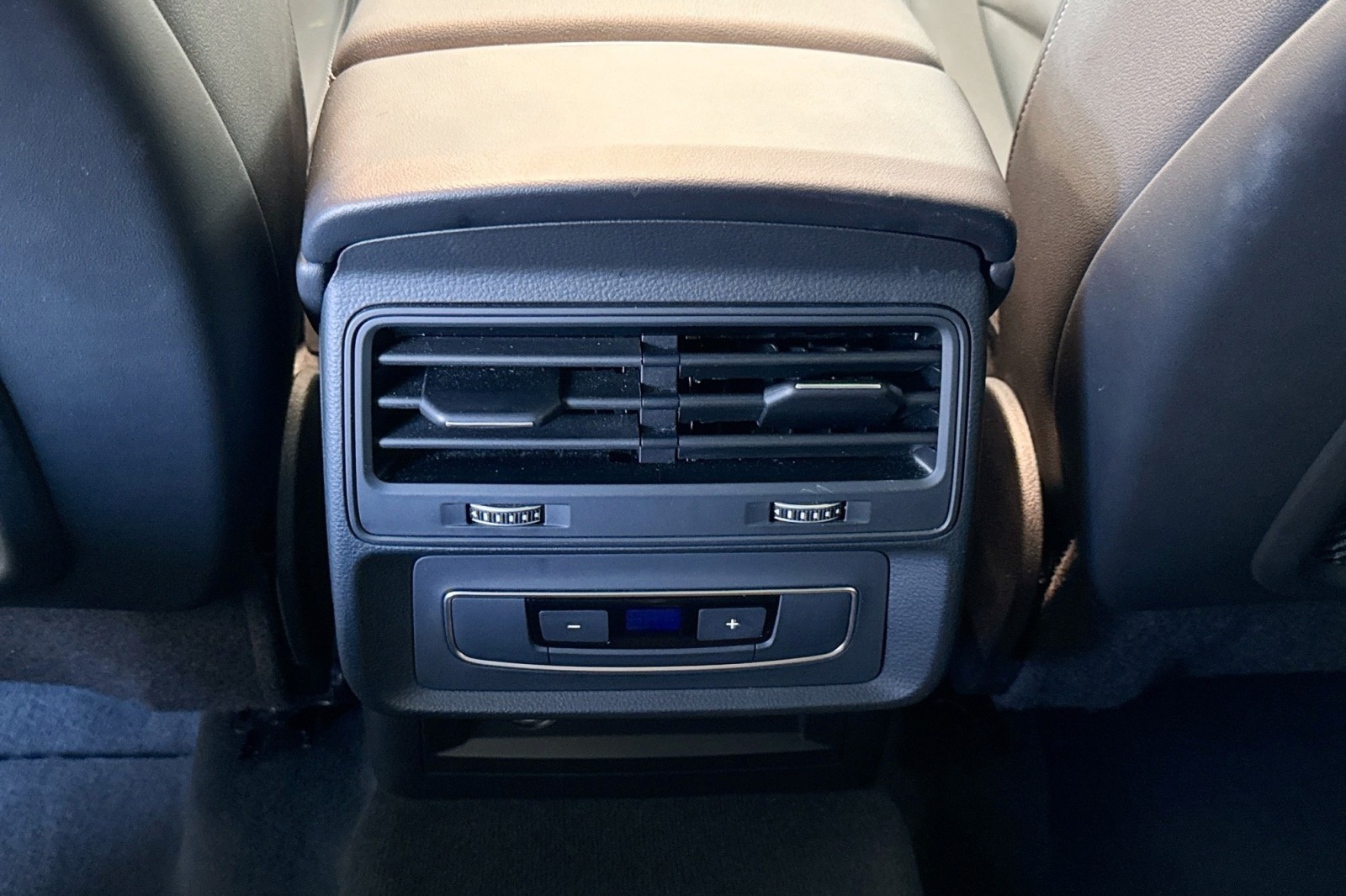 Used 2025 Carrara White Audi Premium Plus image 24