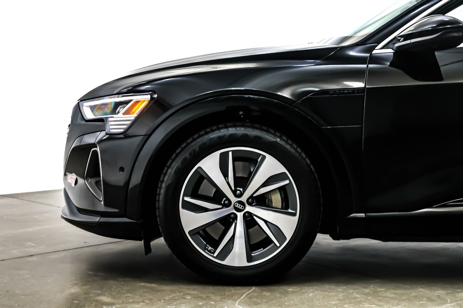 Used 2024 Mythos Black Metallic Audi Premium Plus quattro image 10