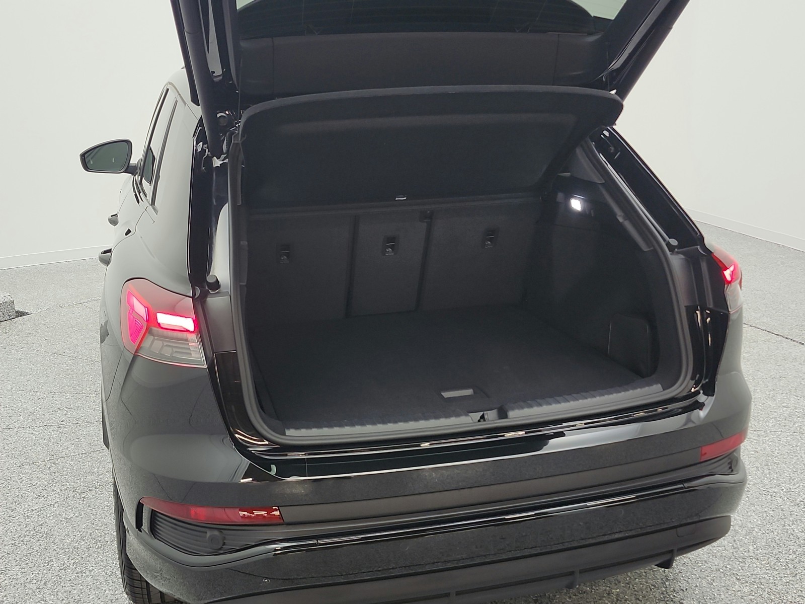 Used 2024 Mythos Black Metallic Audi Prestige 55 quattro image 29