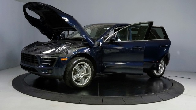 2017 Porsche Macan S 11