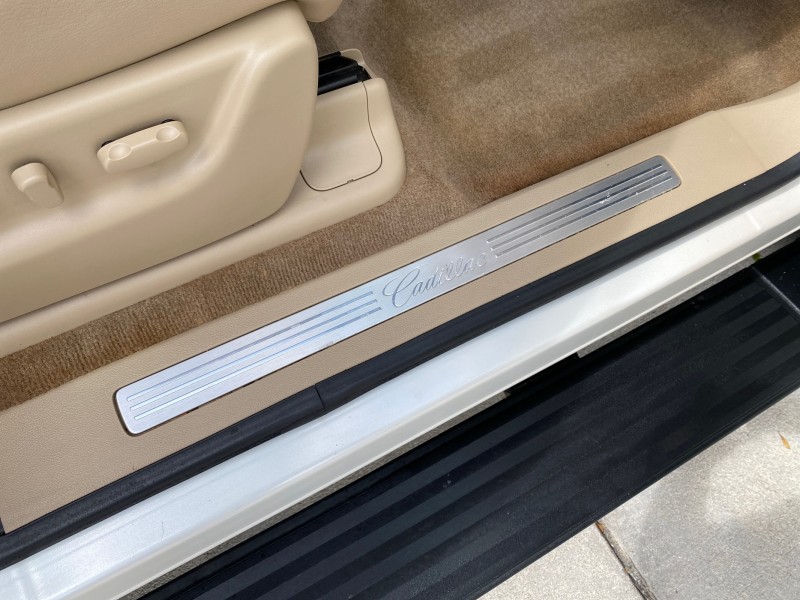 2010 Cadillac Escalade SUNROOF NAV Premium LOW MILES 66,933 in ,