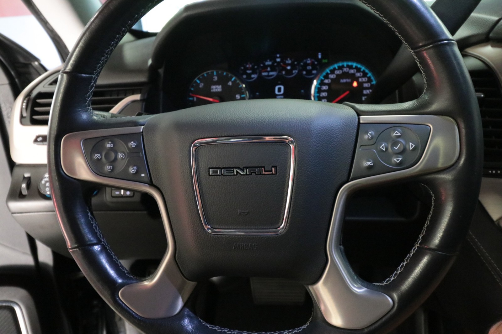 Used Car 2020 Gmc Yukon Xl  Denali For Sale In Austin, Texas