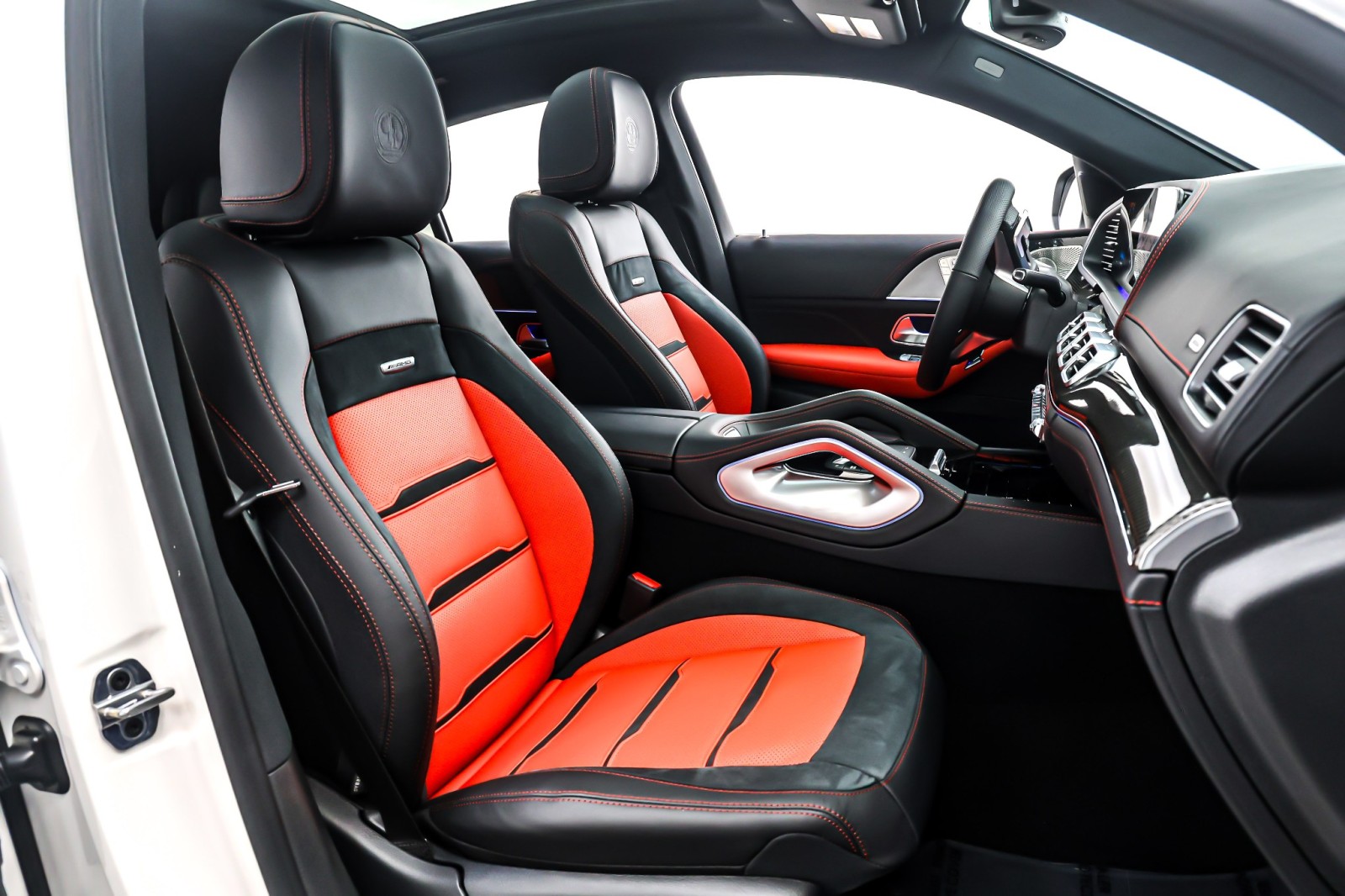 New 2026 Polar White Mercedes-Benz AMG® GLE 53 image 7