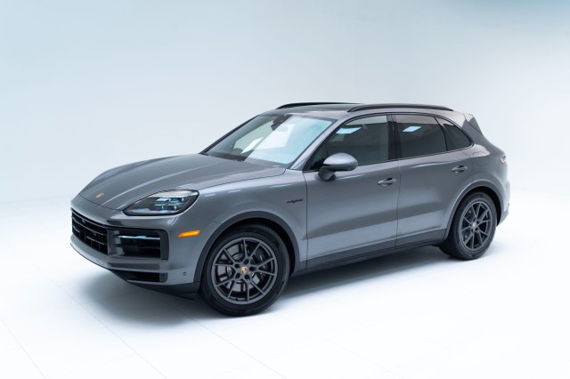2025  Cayenne E-Hybrid in , 