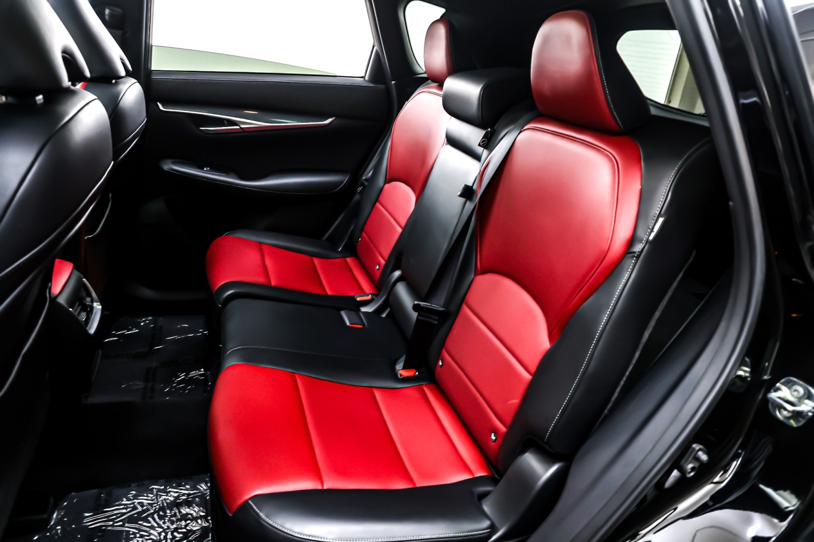 Used 2023 Black Obsidian INFINITI SPORT FWD image 9