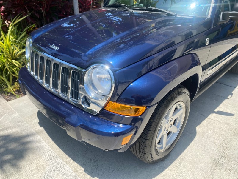 2006 Jeep Liberty 4WD Limited LOW MILES 75,410 in , 