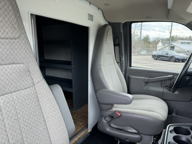 2021 Chevrolet Express Commercial Cutaway Box Van 18