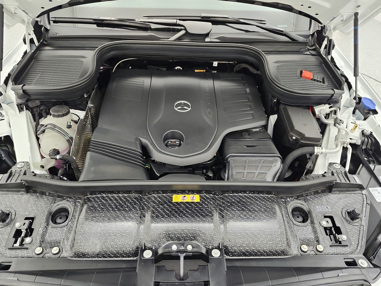 New 2026 Polar White Mercedes-Benz GLE 450 image 13