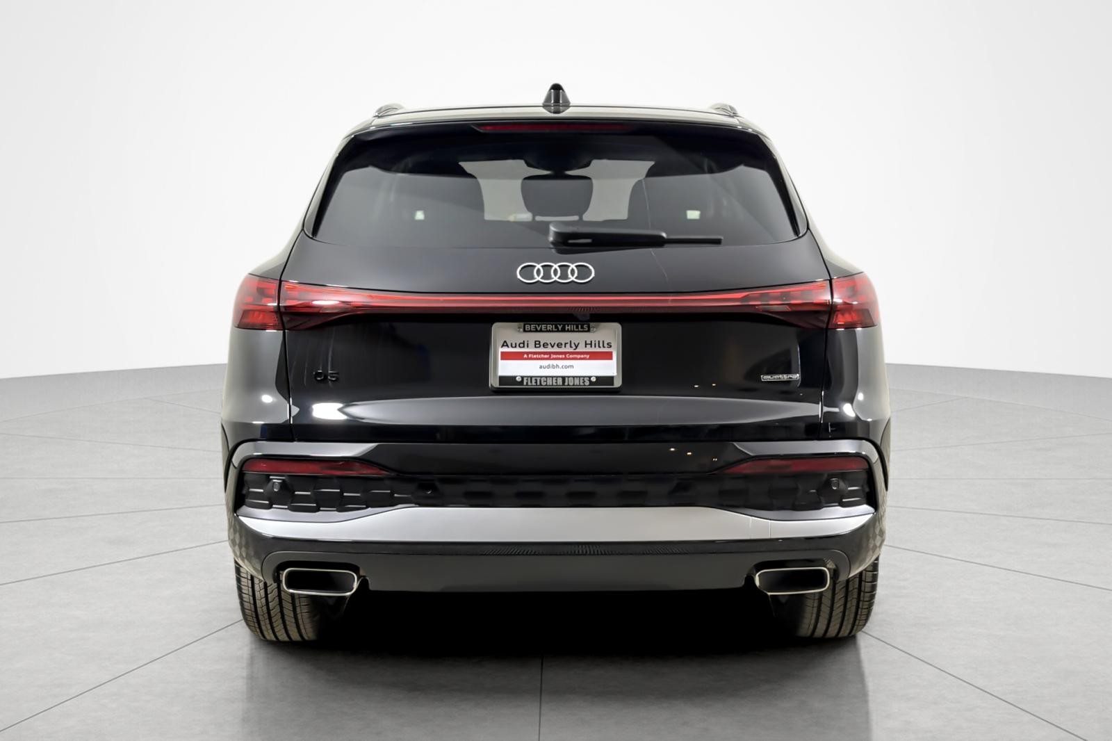 Used 2025 Mythos Black Metallic Audi Premium 2.0 TFSI quattro image 4