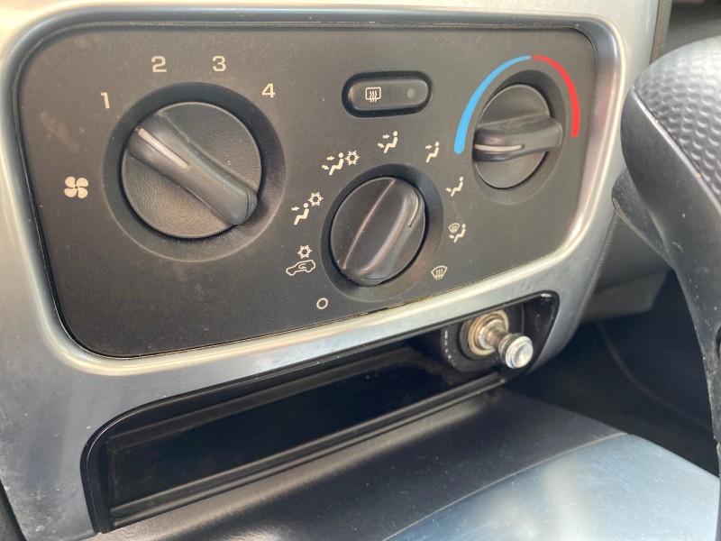 2004 Jeep Liberty Limited 1 OWNER SUNROOF in , 