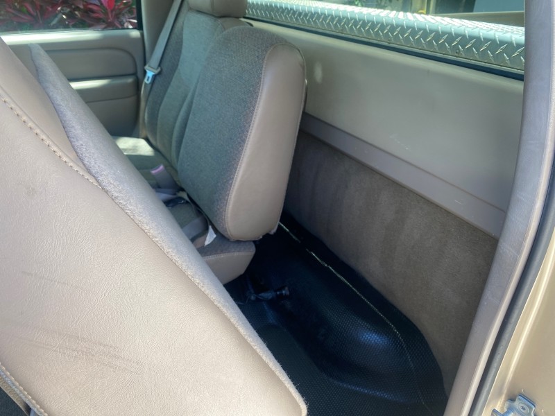 2005 GMC Sierra 1500 LOW MILES 83837 AC NO ACCIDENTS in ,
