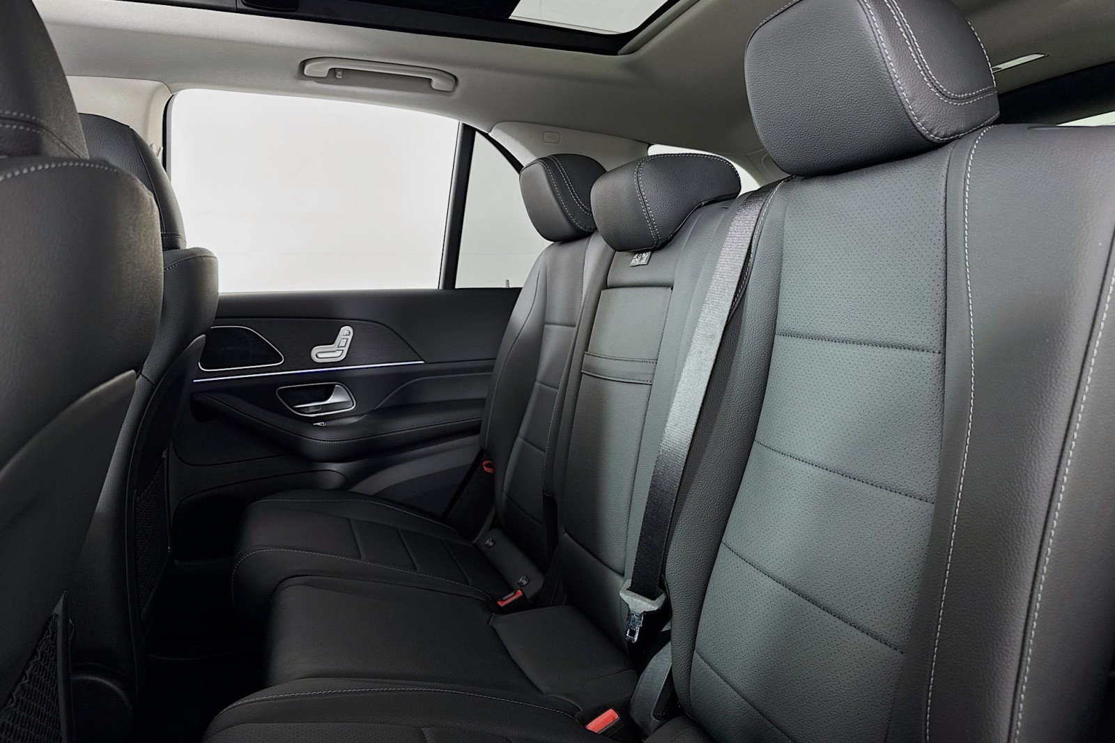 New 2026 Polar White Mercedes-Benz GLE 350 SUV image 7