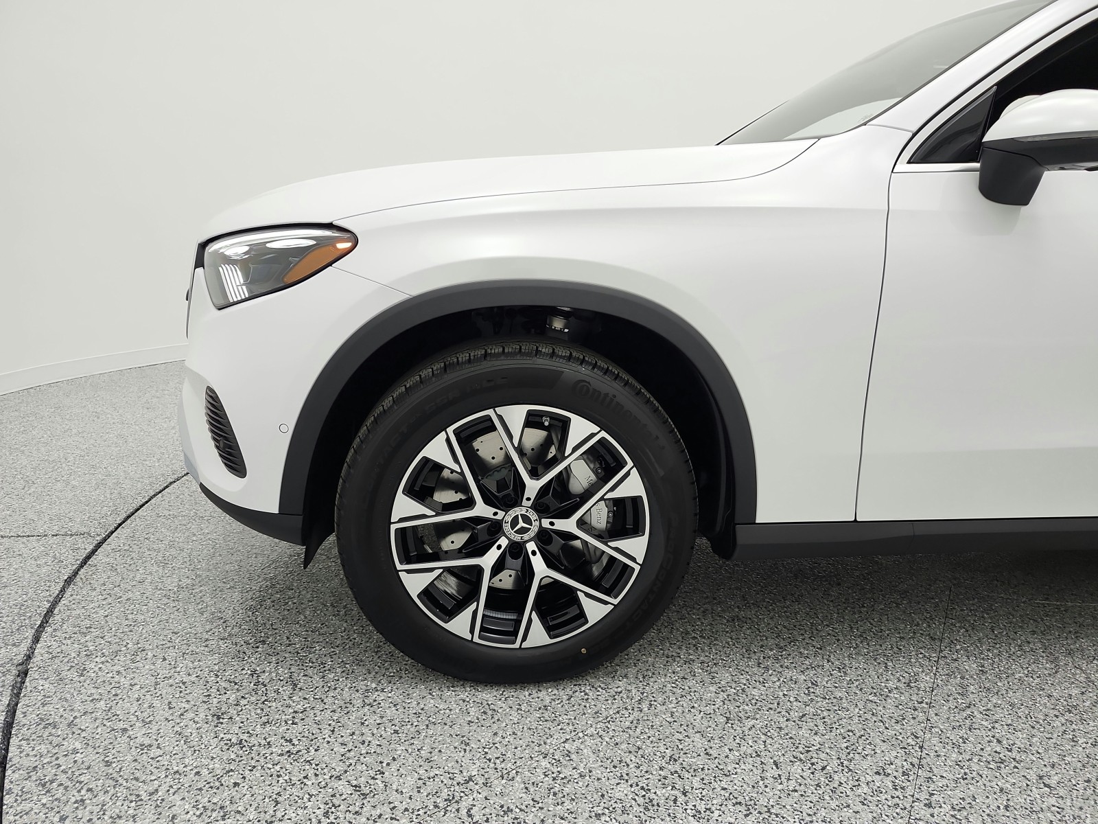 New 2026 MANUFAKTUR Moonlight White Metallic Mercedes-Benz GLC 350e 4MATIC® SUV image 14