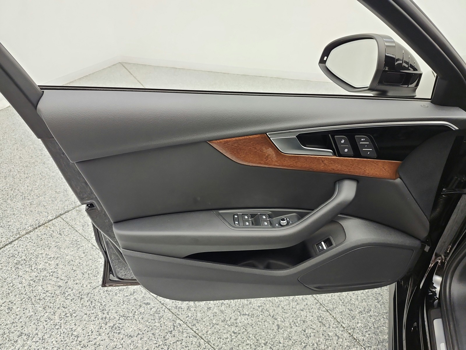 Used 2023 Brilliant Black Audi Premium image 15