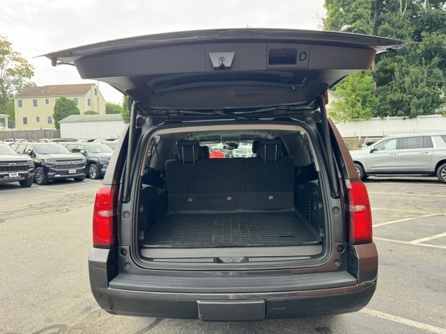 2018 Chevrolet Suburban LT LUX with Center Row Buckets 22