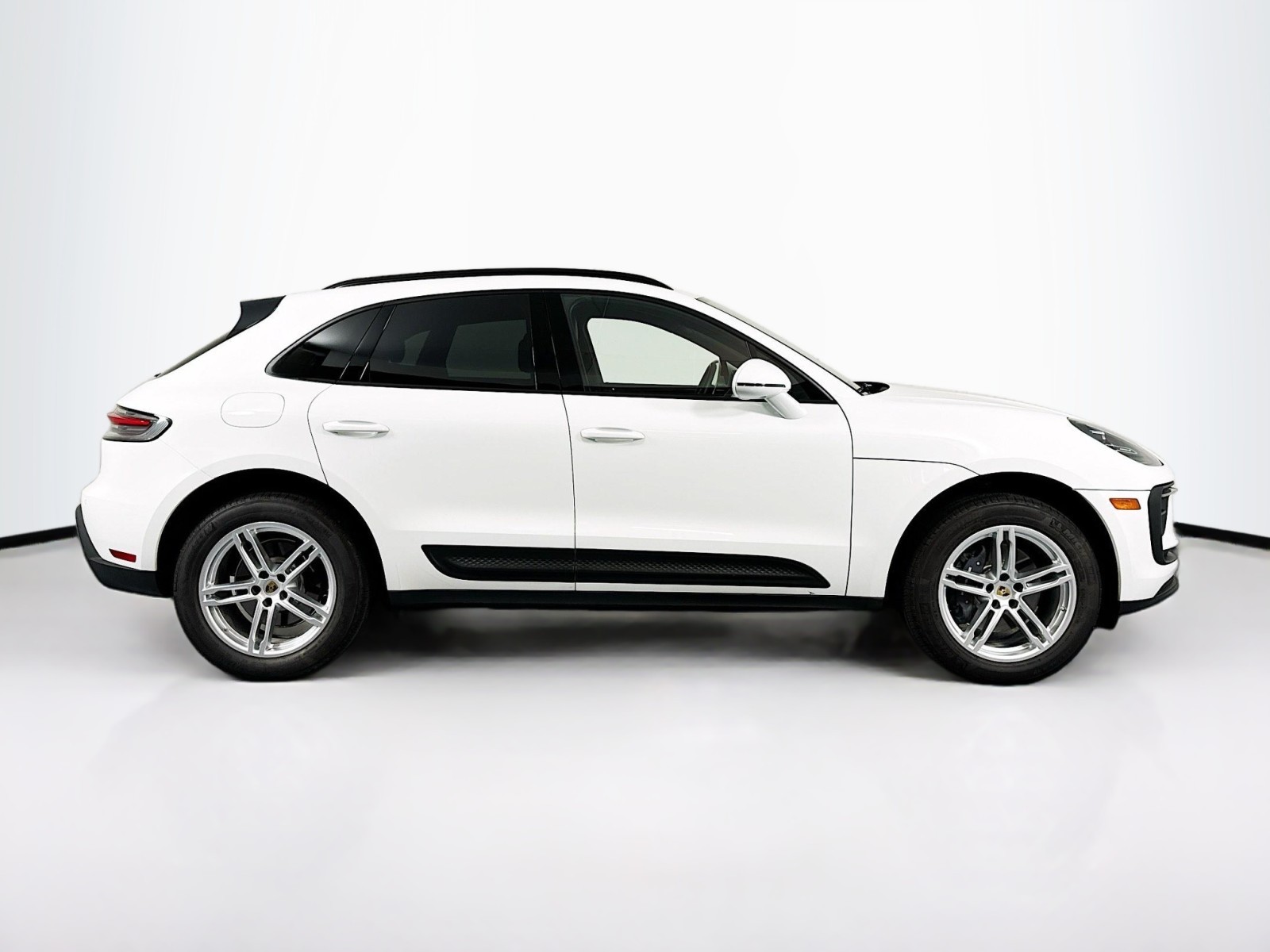 2024 Porsche Macan  4