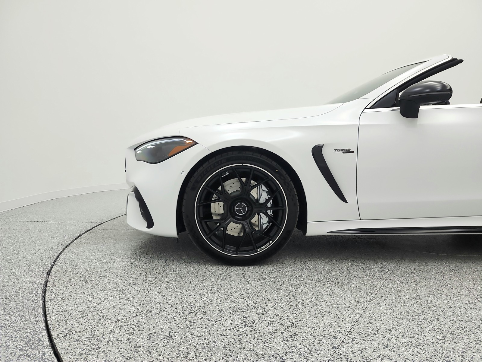 New 2026 MANUFAKTUR Moonlight White Metallic Mercedes-Benz AMG® CLE 53 4MATIC+ Cabriolet image 19