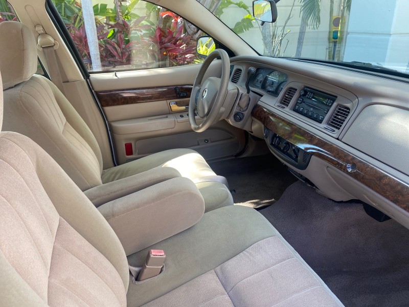 2005 Mercury Grand Marquis GS LOW MILES 49,348 in , 