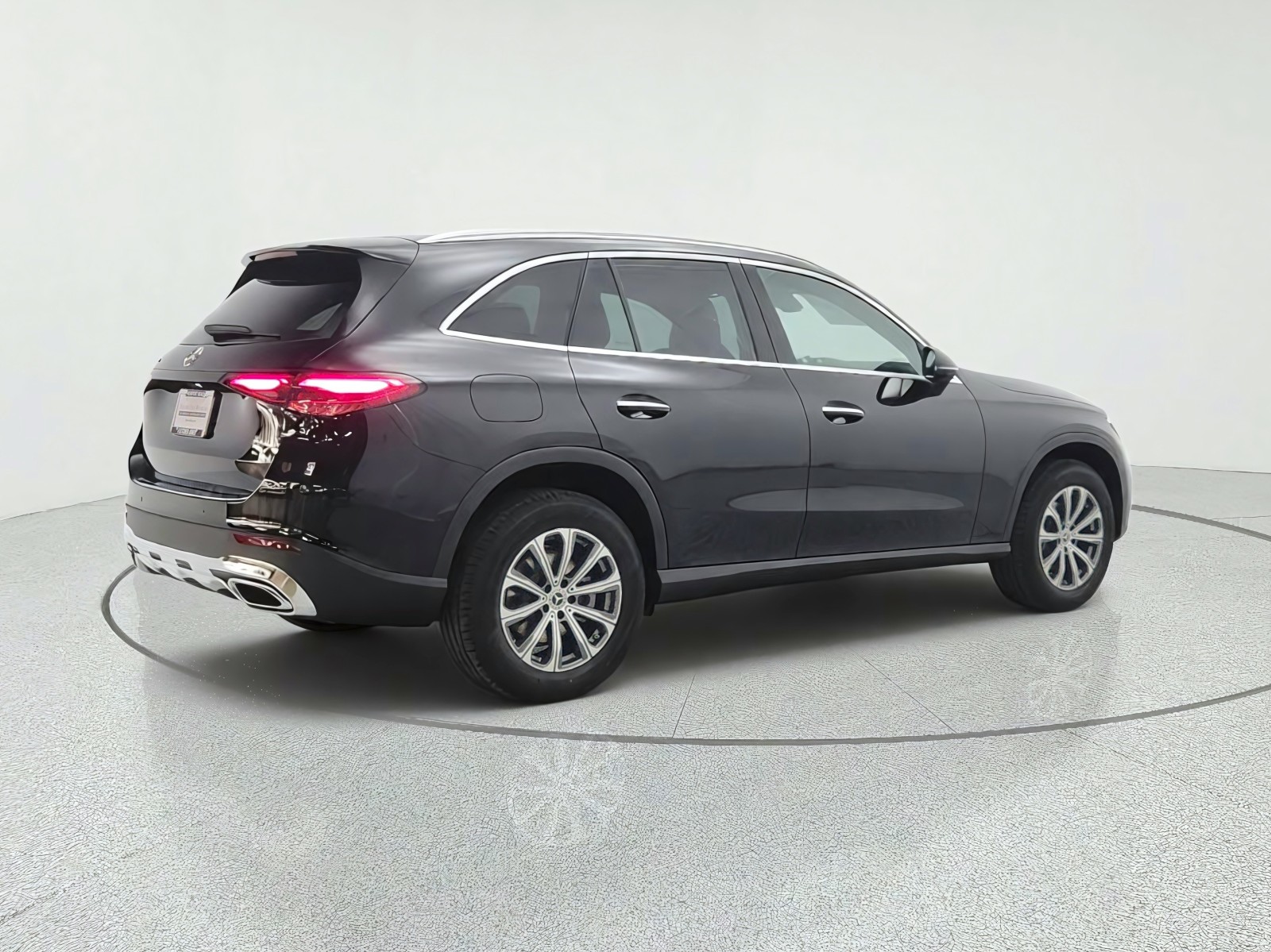 New 2027 Black Mercedes-Benz GLC 300 SUV image 5