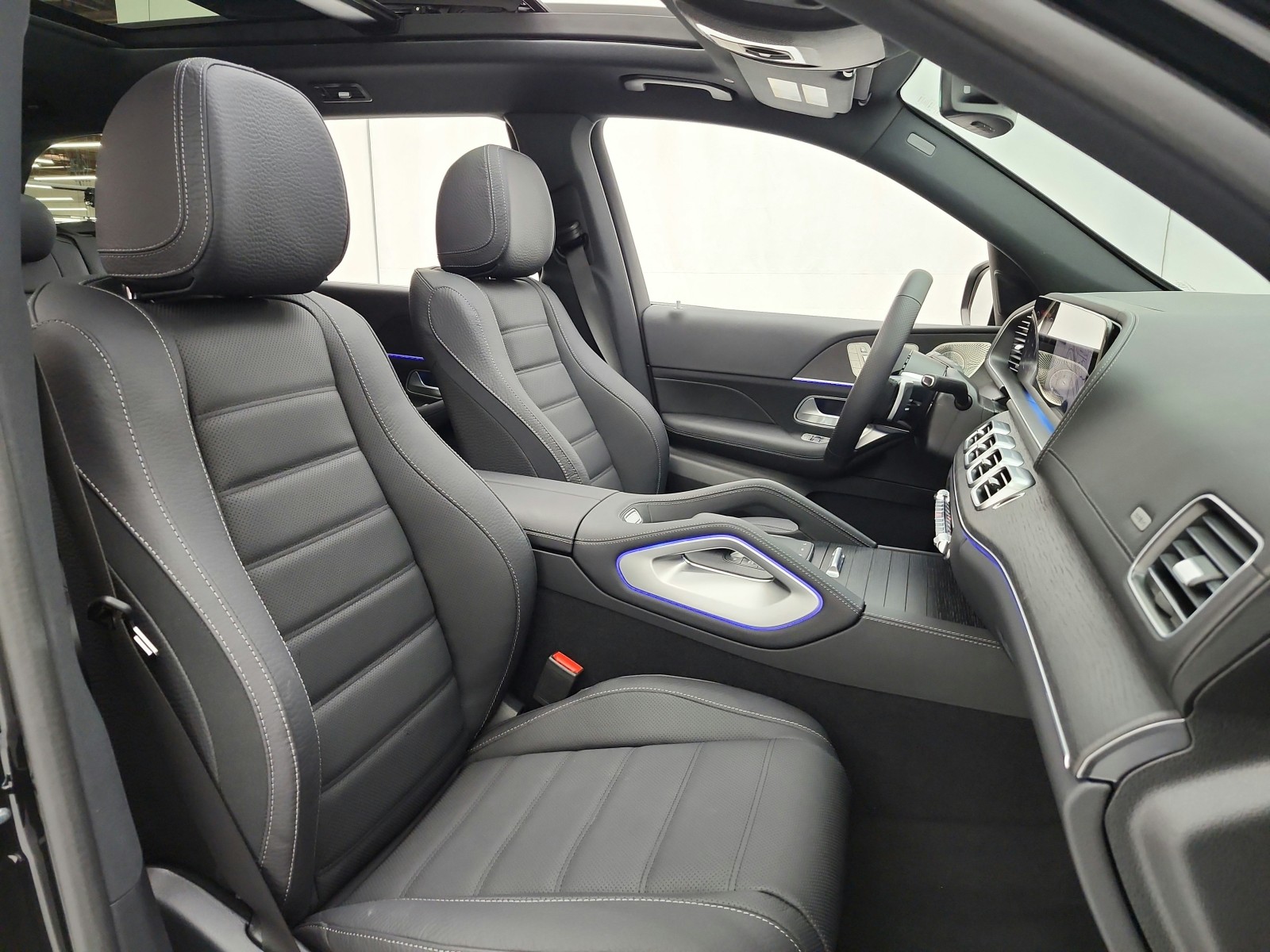 New 2026 Obsidian Black Metallic Mercedes-Benz GLS 450 4MATIC® SUV image 15