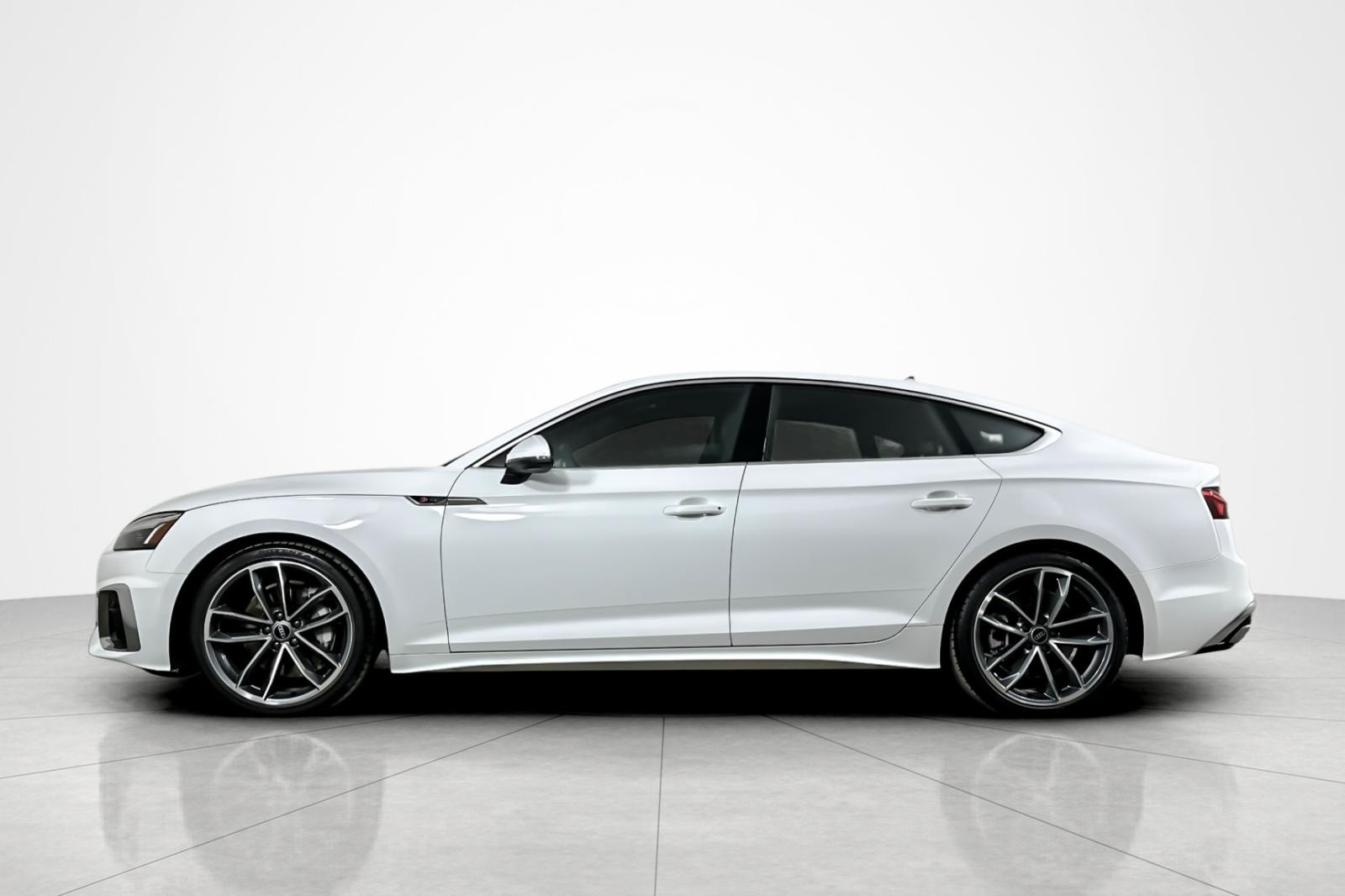 Used 2023 Ibis White Audi S line Premium Plus 45 TFSI quattro image 2