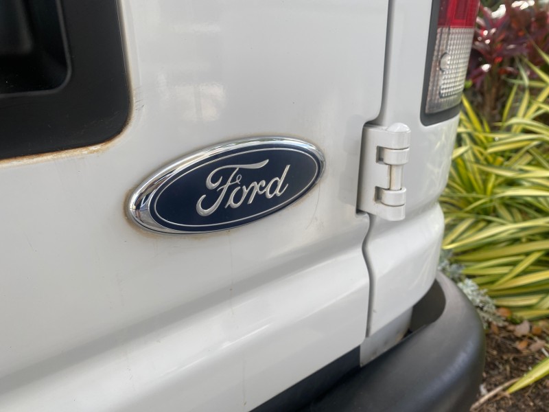 2000 Ford Econoline Cargo Van LOW MILES 68,046 in , 