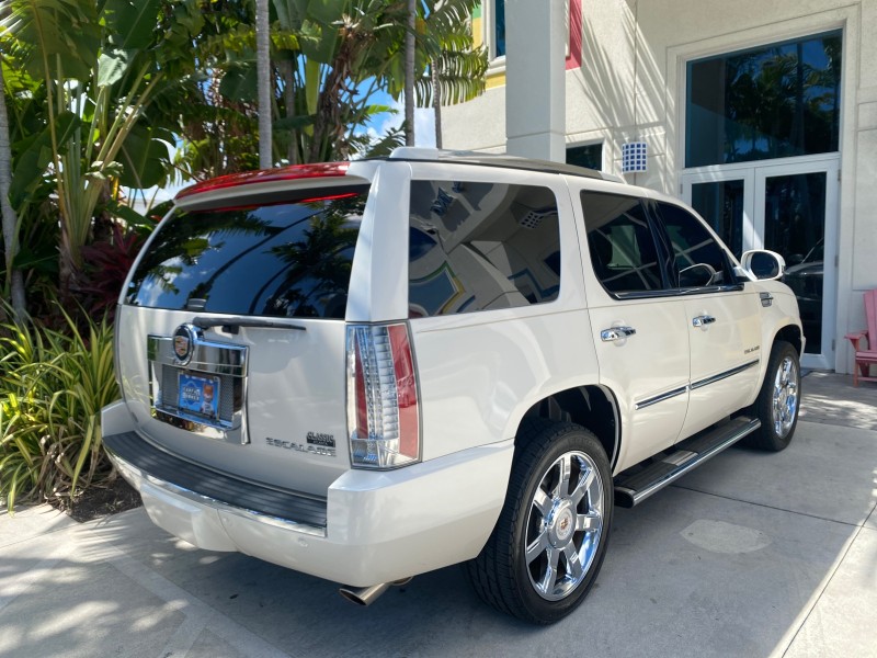 2013 Cadillac Escalade Luxury 1 OWNER LOW MILES 70,251 in ,