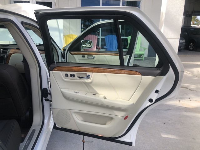 2008 Cadillac DTS ULTIMATE LOW MILES 26,302 in pompano beach, Florida