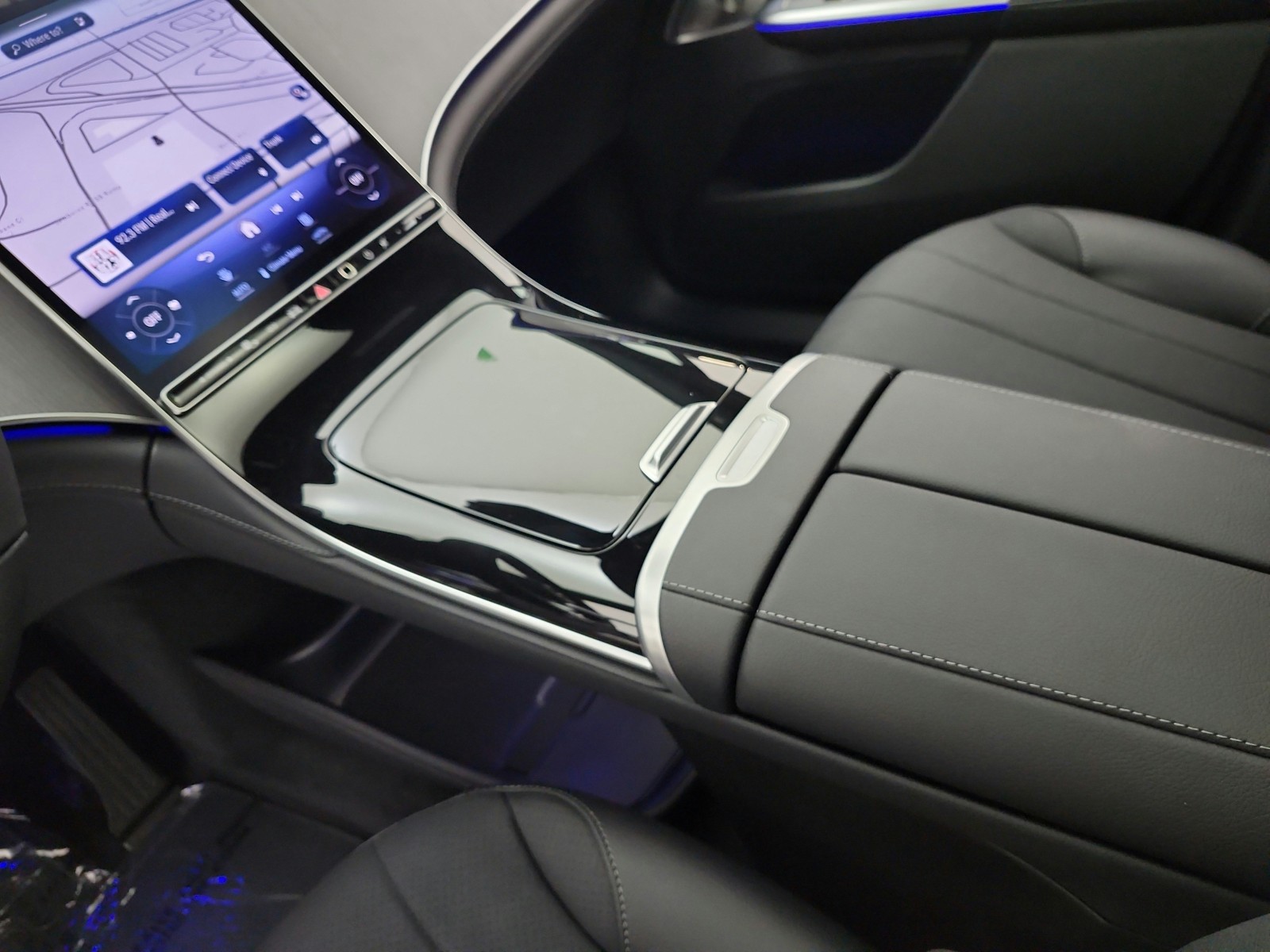 New 2026 Polar White Mercedes-Benz EQE 320+ image 10