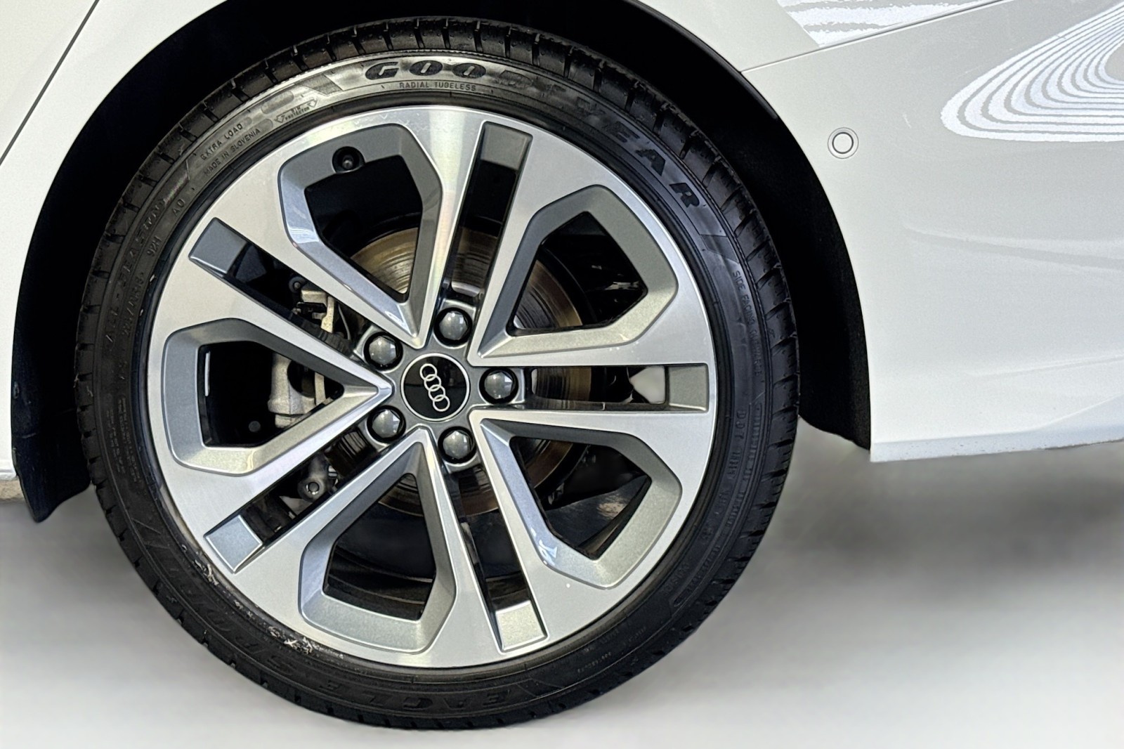 New 2026 Arkona White Audi Premium Plus quattro image 28